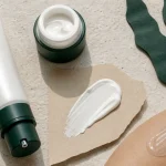 Alga Maris crème solaire visage SPF 50, texture blanche minérale sur peau
